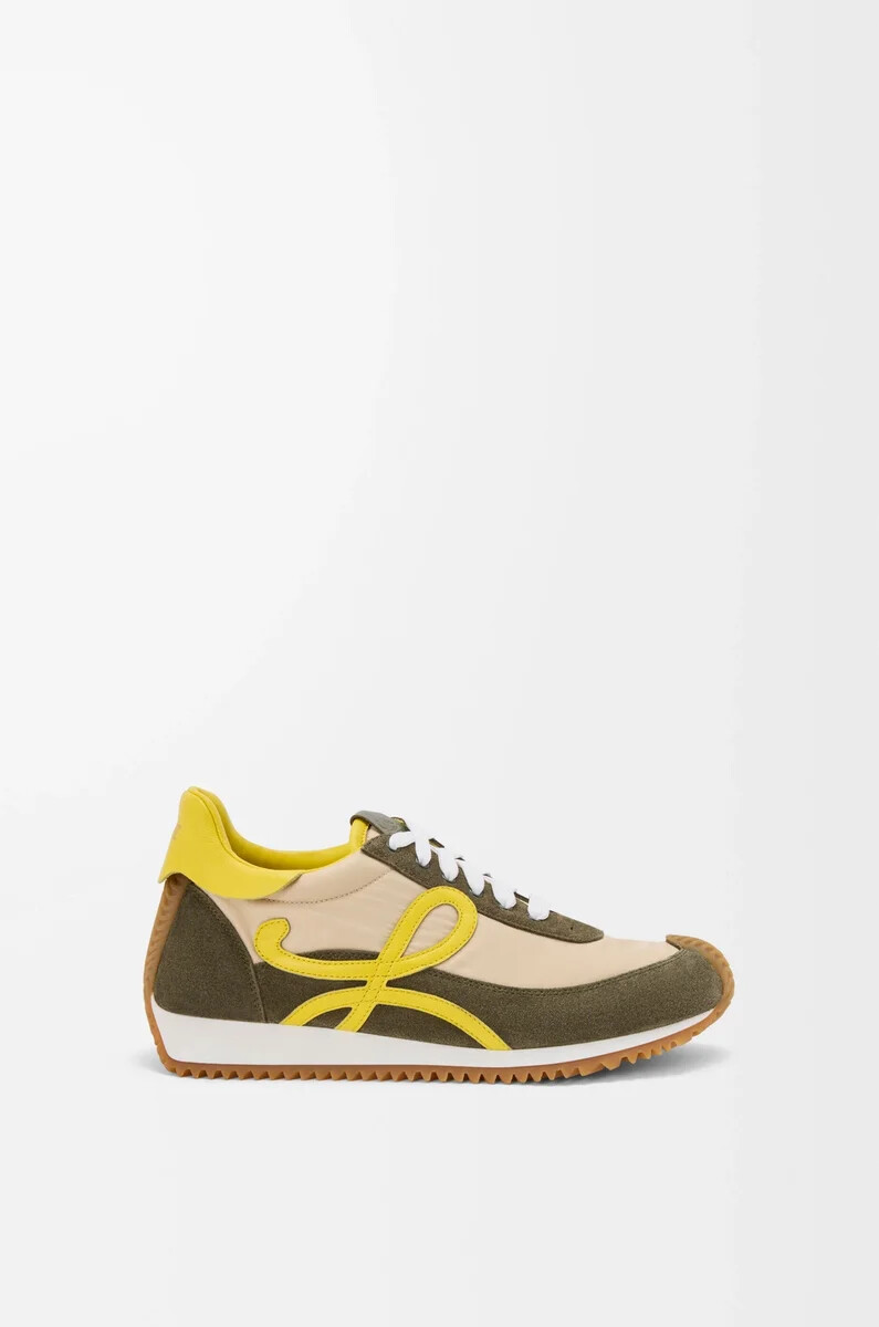 flow runner 2.0 en nailon y ante color cremaamarilloverde oliva